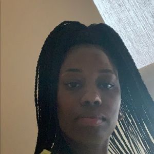 Meet your Posher, Monique